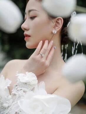 太原新娘跟妝,化妝為什么要打粉底